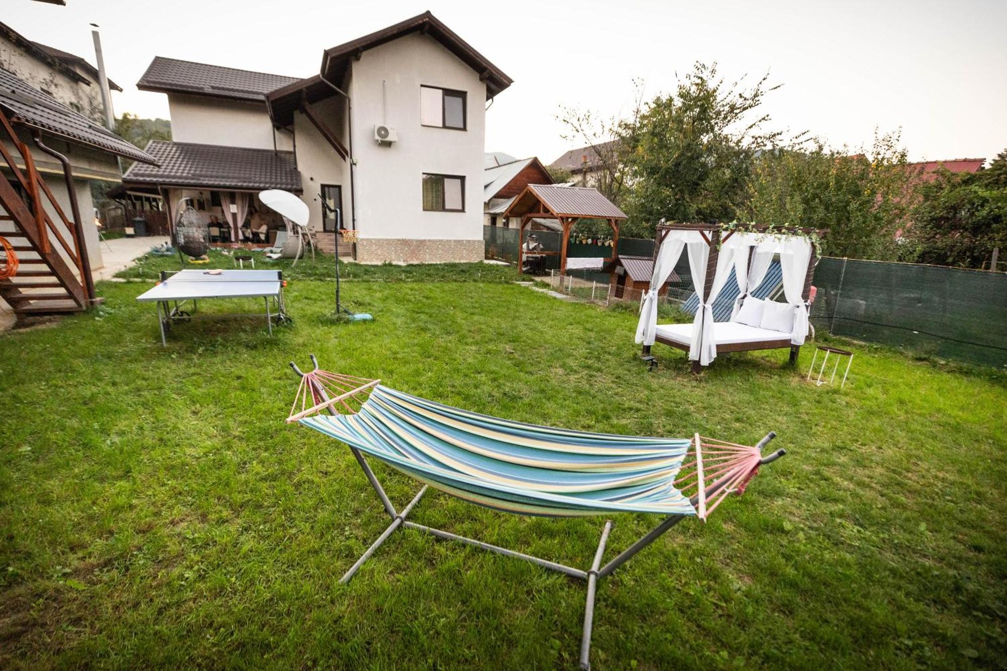 Happy Home Calimanesti Exterior photo