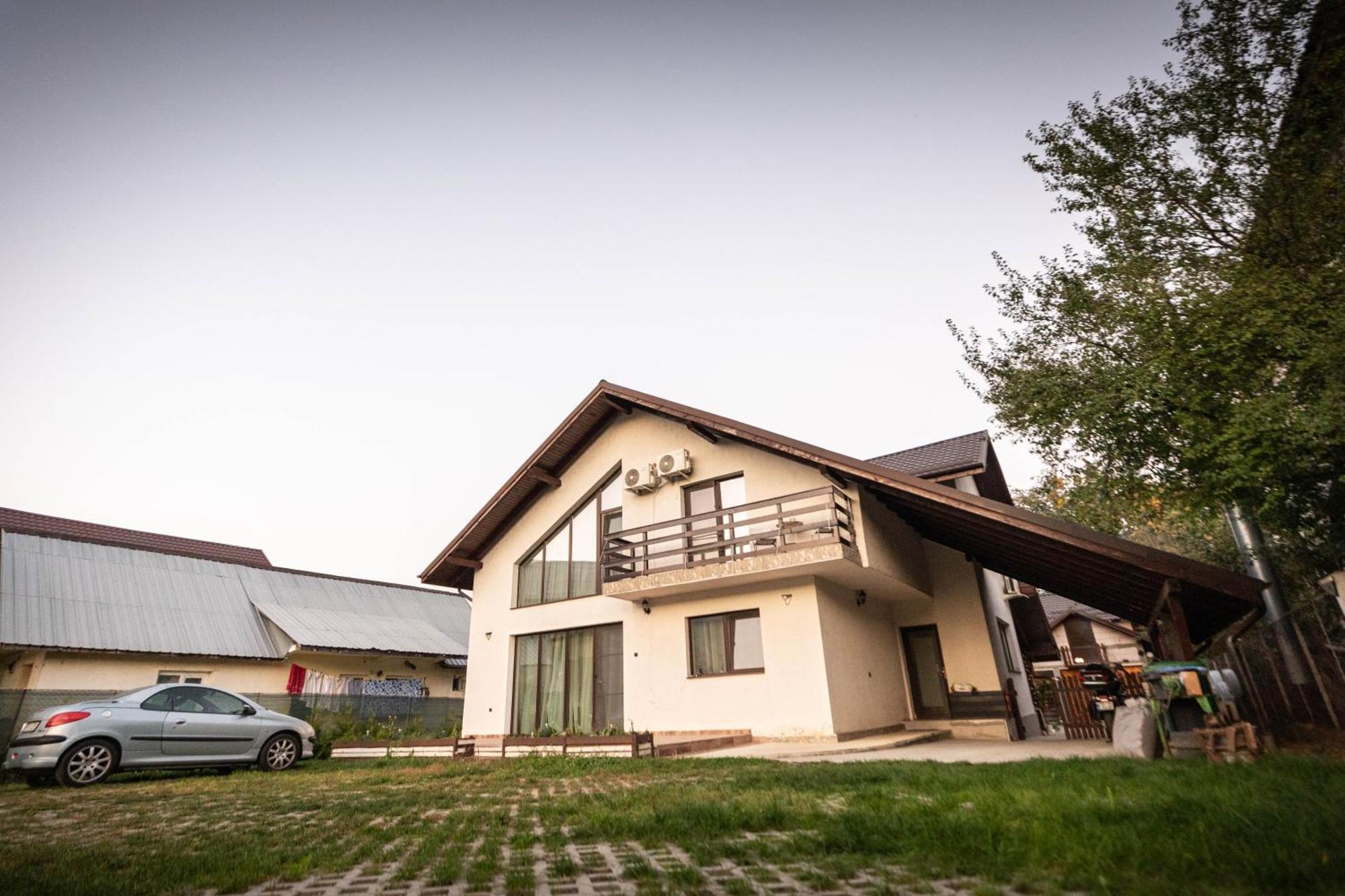 Happy Home Calimanesti Exterior photo